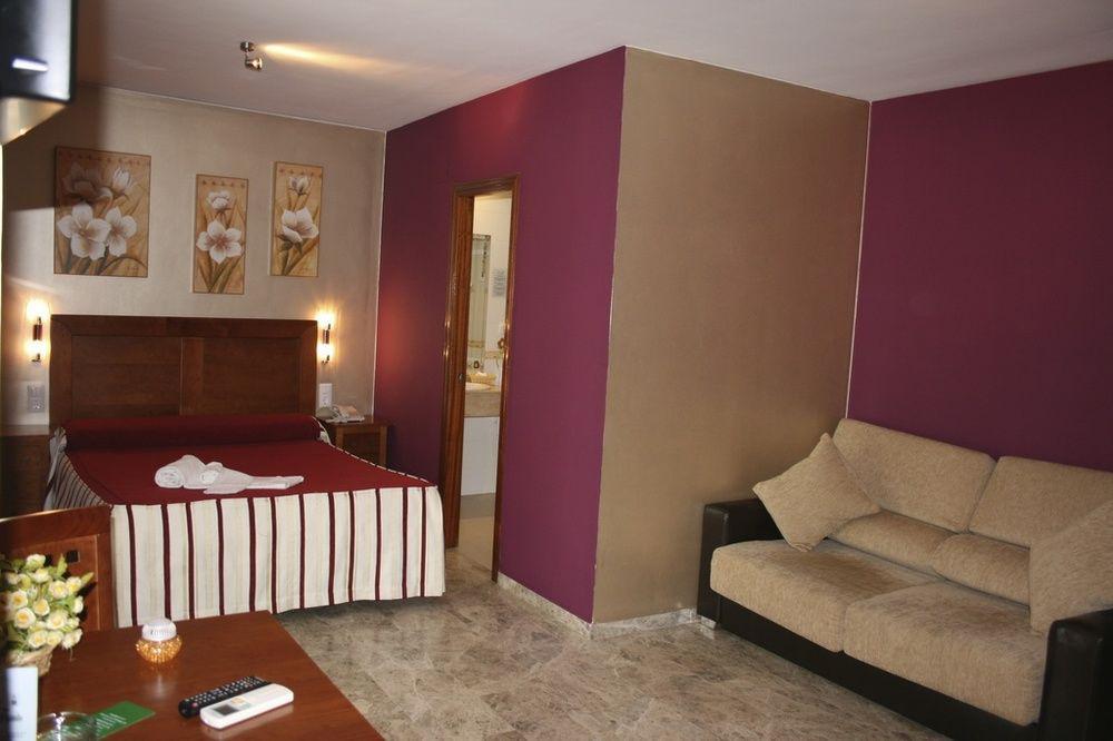 Apartamentos La Fuente Кордоба Екстериор снимка